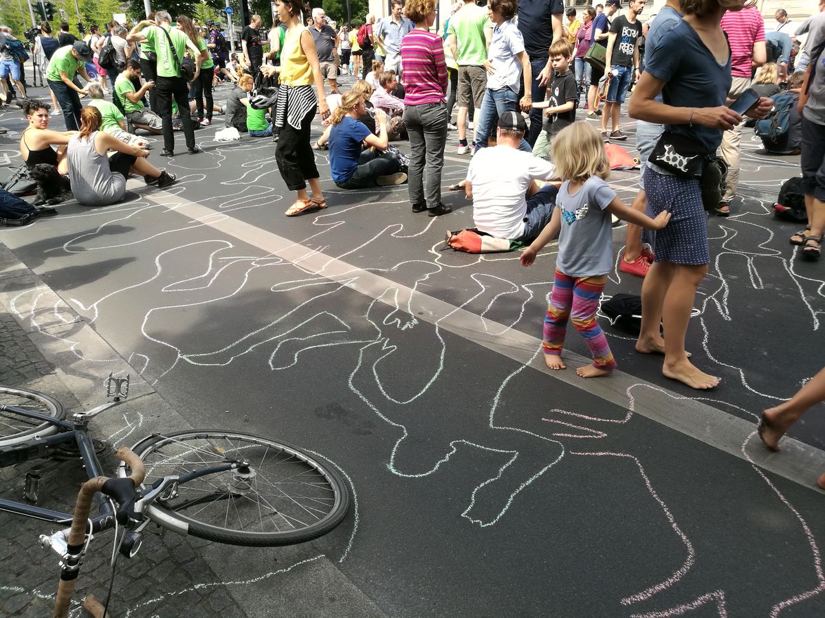 Protest Performance Protest-Performance: Freitag 14. Juni 2019 um 16:00 Uhr ...