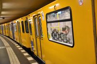 besser Bahnfahren, gelbe U-Bahn, einfahrender Zug