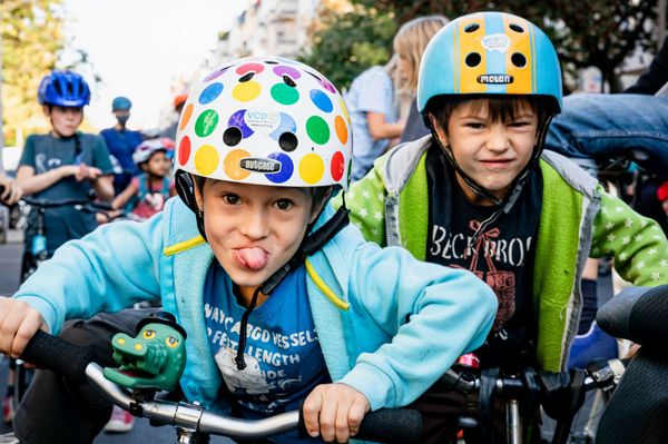 Kinder auf einer Fahrraddemo - Kidical Mass